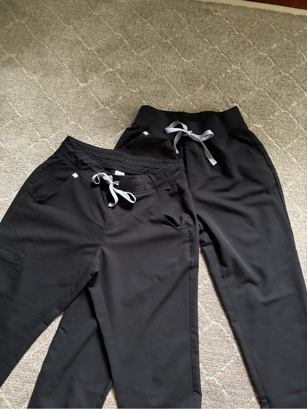 FIGS Black Scrub Pants Joggers (2 pack)